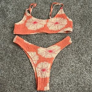 Volafa Women's Two-Piece Swimsuit Orange & Creme Floral Size M